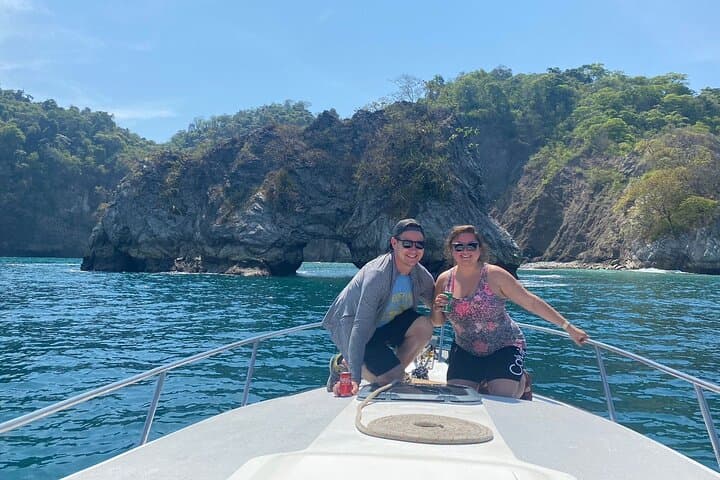 Private Isla Tortuga All included Full day Tour - Puntarenas 