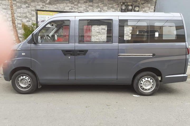 Private Transfer In from International Airport Mariscal Sucre to Quito 