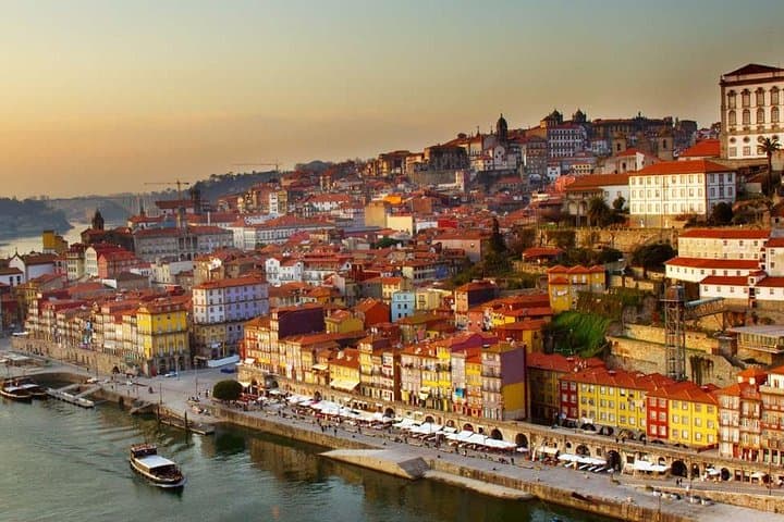 Private Transfer Lisbon To Porto With Stops Along The Way