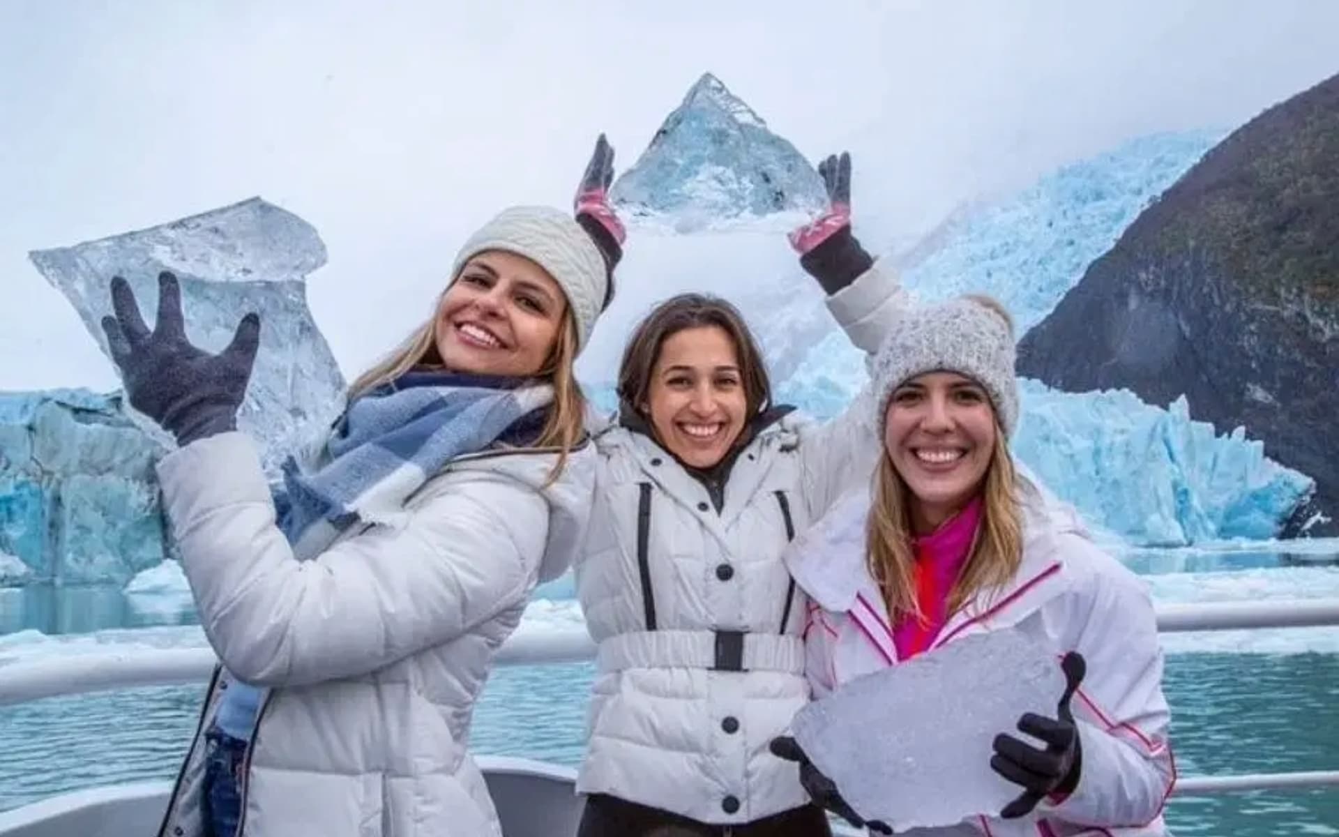 Safari Nautico y Pasarelas en el Glaciar Perito Moreno desde El Calafate