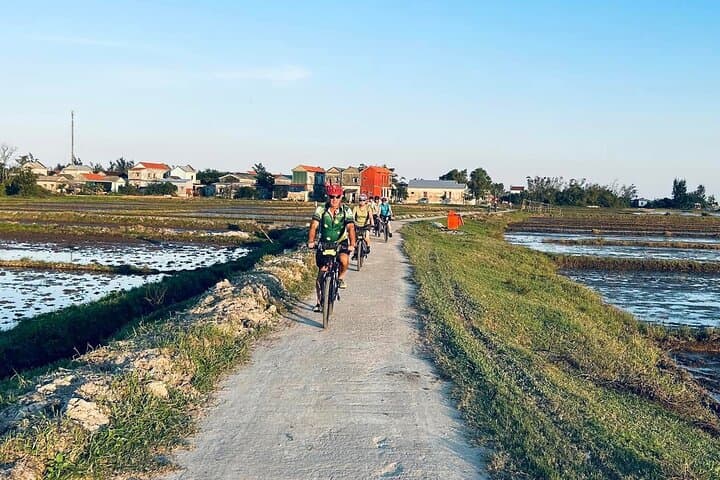4-Day Bike Tour from Hue to Hoi An Ancient Town Including My Son Sanctuary