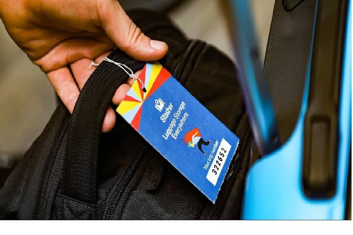 Full Day Private Luggage Storage in Paris