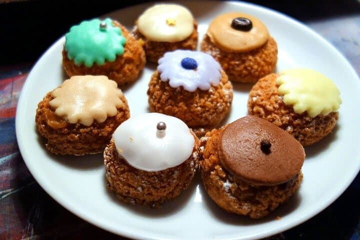 Discover the Hidden Pastries of the Latin Quarter with guide