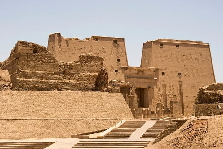 Private Tour from Luxor to the Temples of Kom Ombo and Edfu