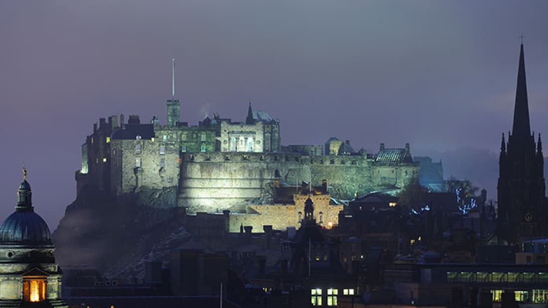 CV-IT Guided tour to Edinburgh Castle - Italian Tour Guide