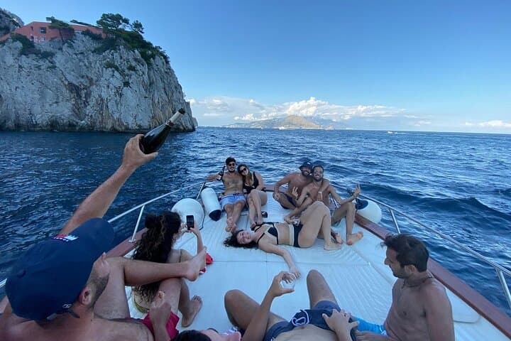 Sorrento Coast Highlights: 2-Hours Small Group Boat Tour