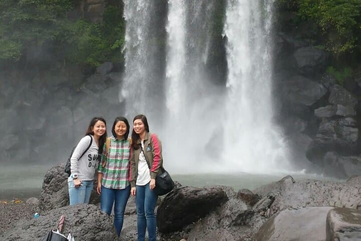 Jeju Island private taxi tour-waterfalls & Oedolgae & Jusangjeoli