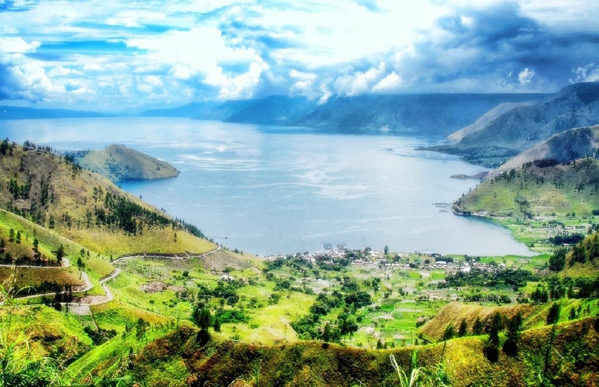 One day tour to explore brastagi High land & lake Toba View departure from Medan