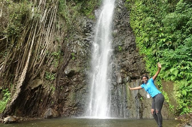 THE CASCADING DARK VIEW TWIN WATERFALLS TOUR AND BEACH