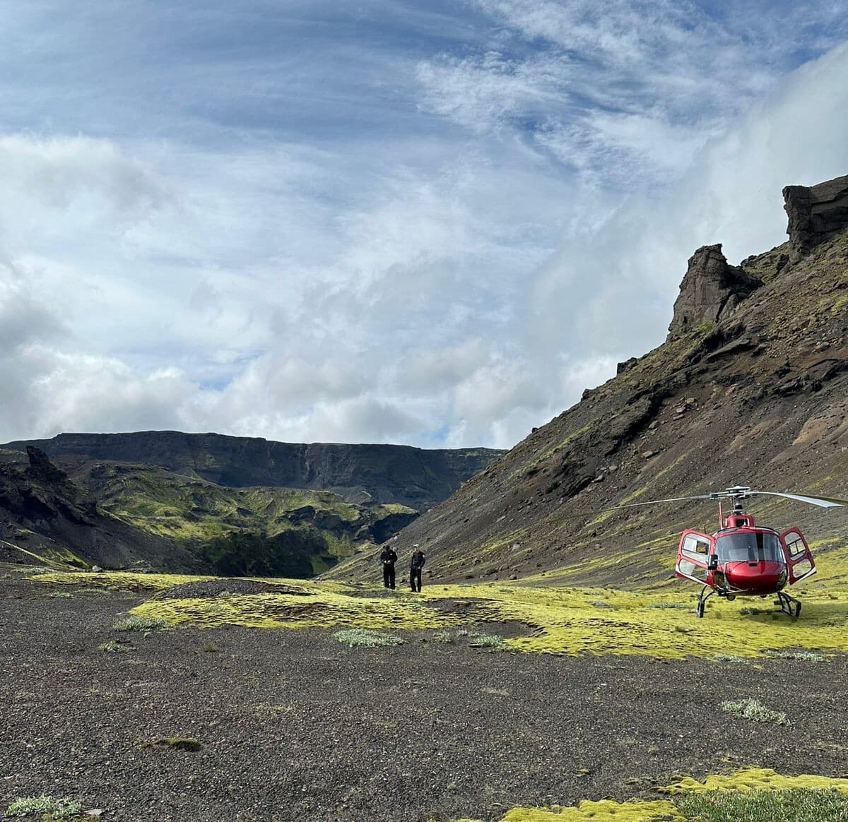 Grand Highlands – Landmannalaugar & Glacier Landings Helicopter Tour from Reykjavík