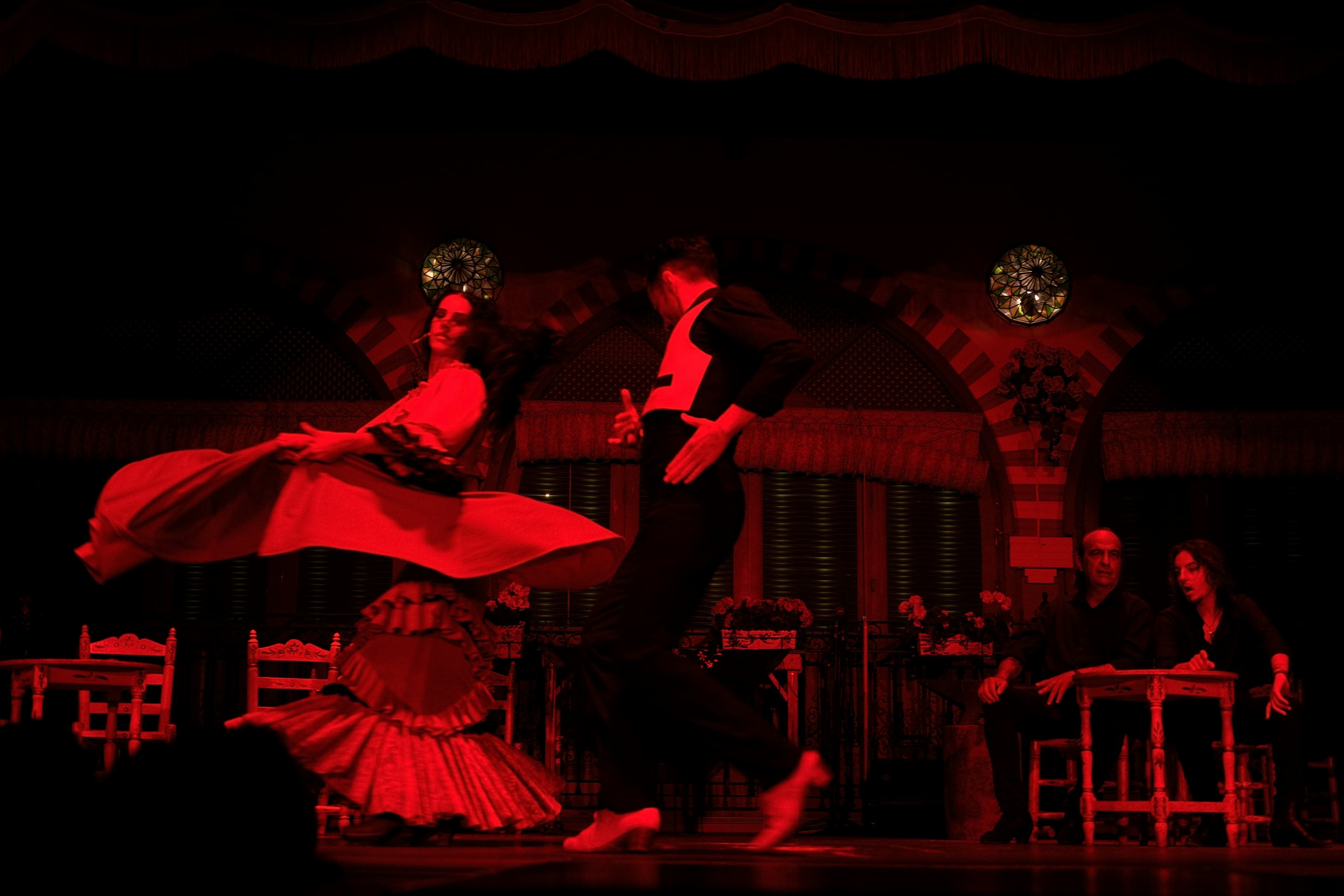Barcelona Uncovered: Guided Walk & Flamenco Performance Combo