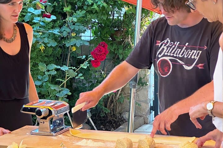 Family-Style Italian Lasagna Cooking & Dining Experience