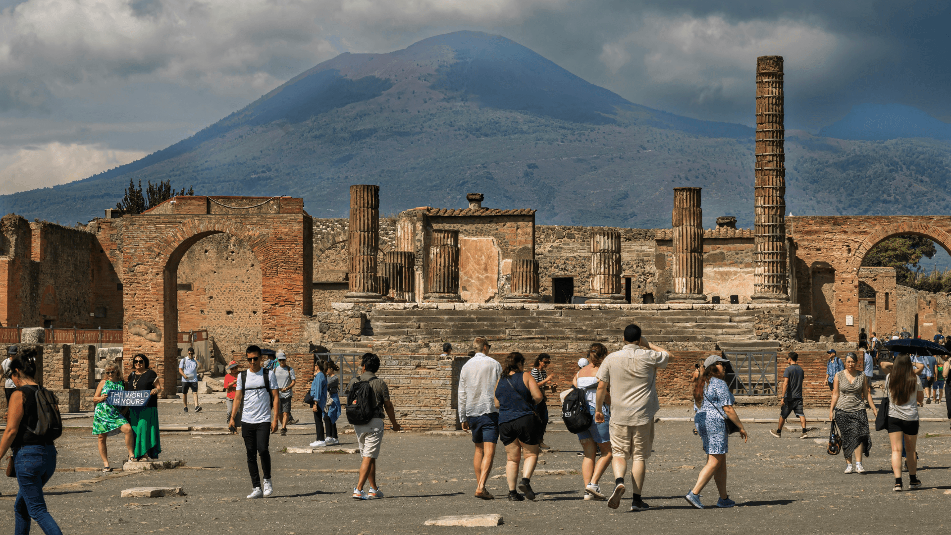 Pompeii & Naples Day Tour from Rome with Pizza Lunch and Panoramic Drive