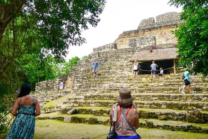 Chacchoben Mayan Ruins and Bacalar Lagoon Boat Combo Tour