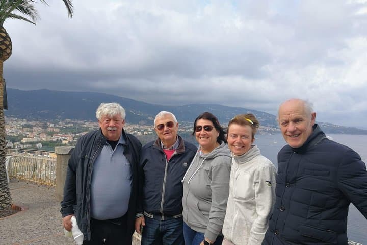 Group tour from Naples to Sorrento /Positano/Amalfi .