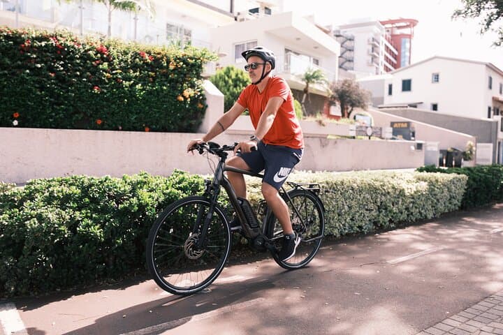 E-Bike Road Tour with Cabo Girão Viewpoint & Late Breakfast