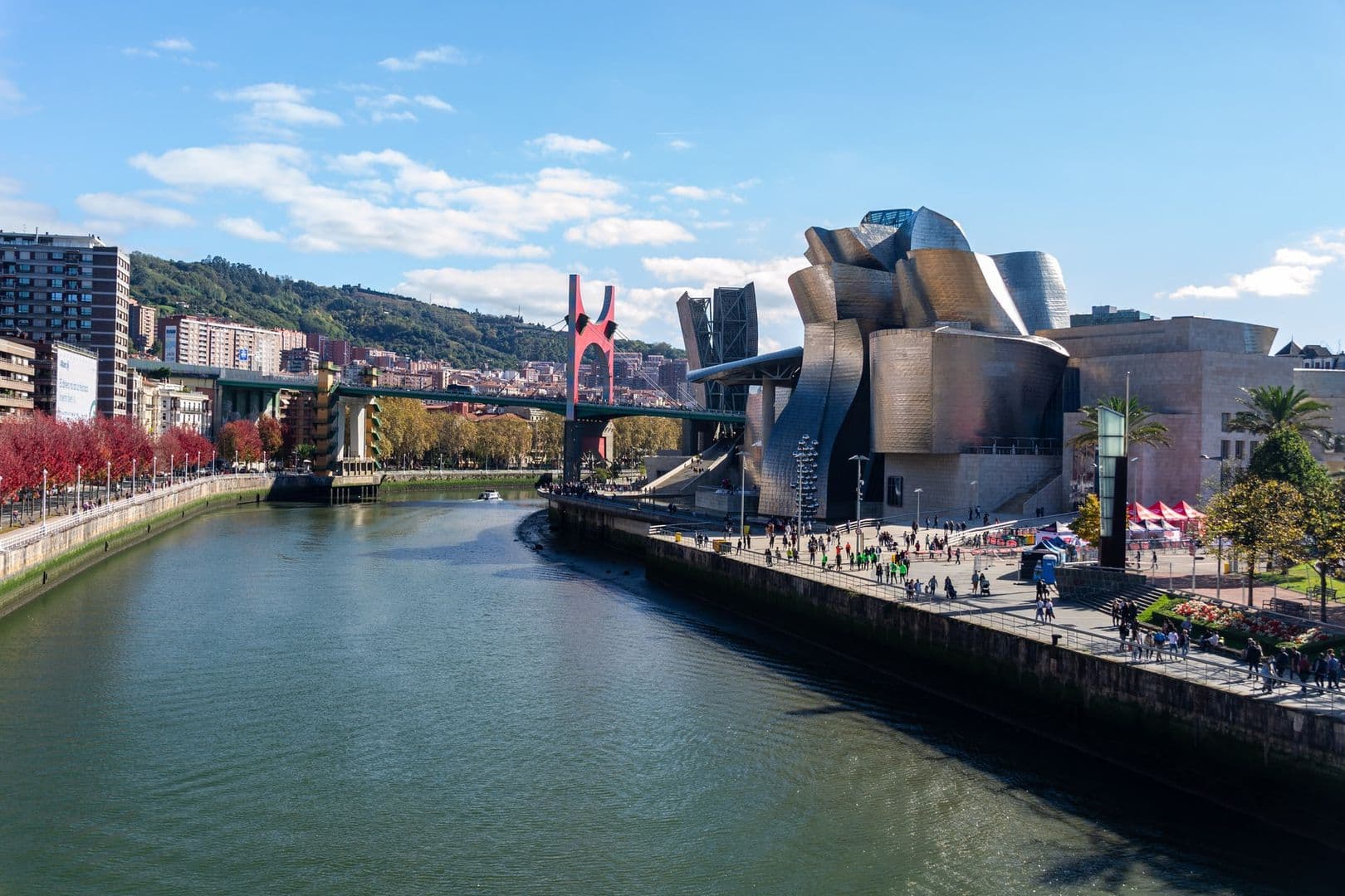 Explore the Beauty of Bilbao by Foot with Audio Tour
