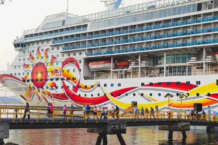 Private tour in Antigua from Quetzal Port