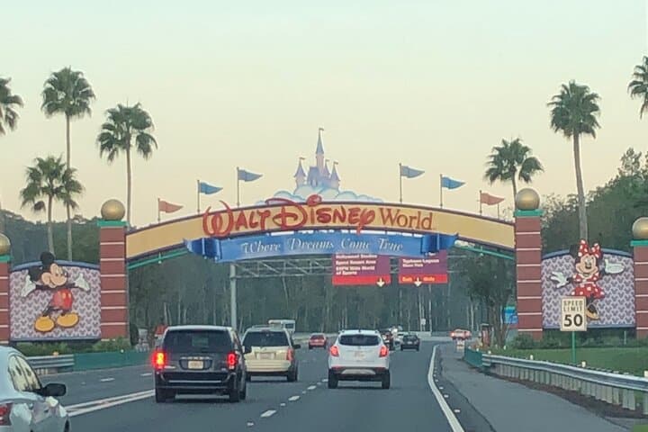 Orlando Airport MCO: Private Transfer to Disney and Universal