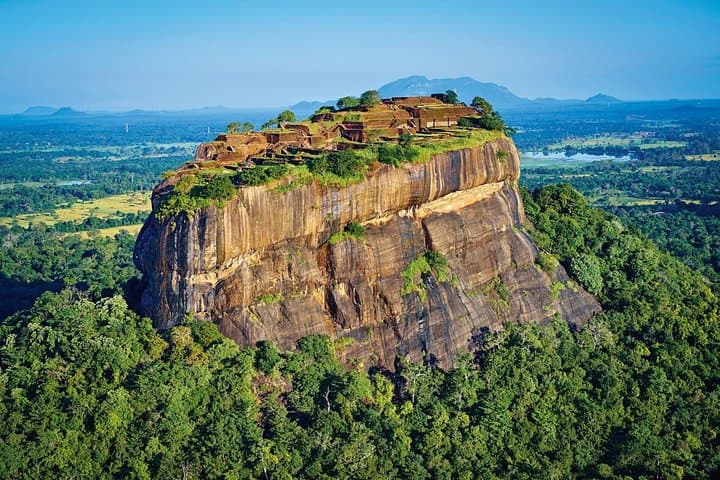 Sigiriya Rock Fortress and Dambulla Temple Day Tour From Kandy