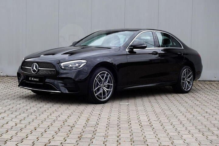 Private Transfer: Berlin to Brandenburg Airport BER in Sedan Car