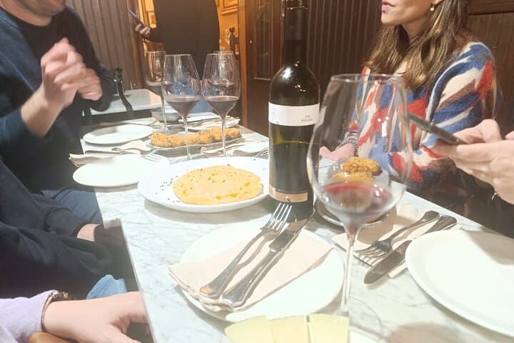 Madrid City Wine Tour and Pairing