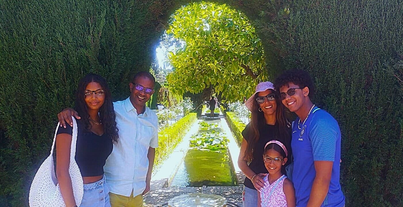 Alhambra and Granada private trip with hotel pick-up