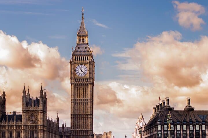 London - Sightseeing Bus Tour and River Cruise