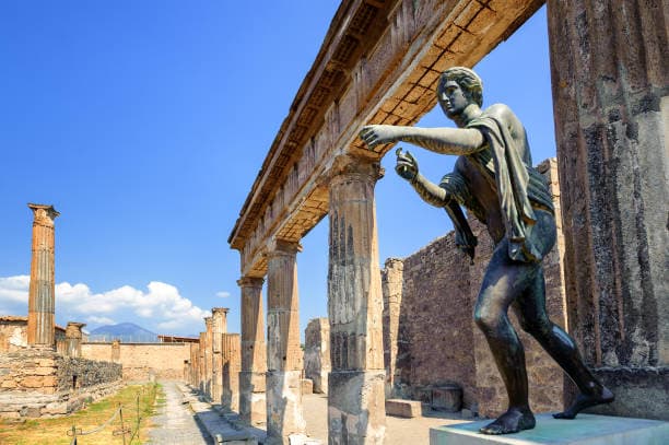 POMPEI RUINS and MOUNT VESUVIUS guided tour with Pizza Lunch (spanish-french)