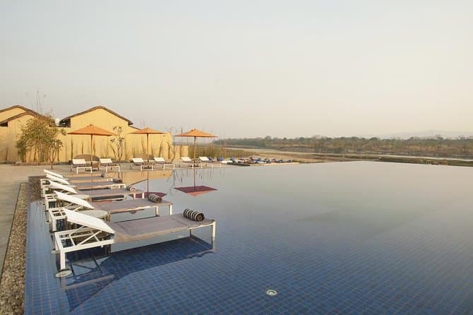 3 Days Chitwan Luxury Package