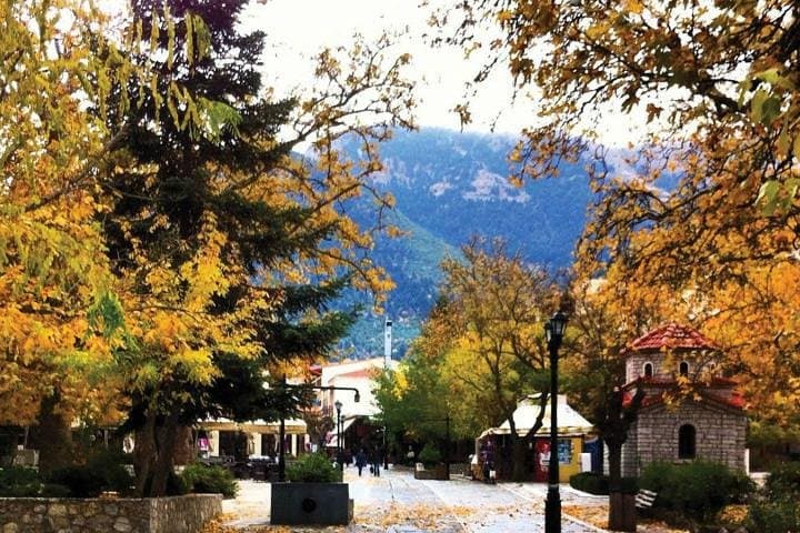 Kalavryta and Cave of Lakes Full Day Tour