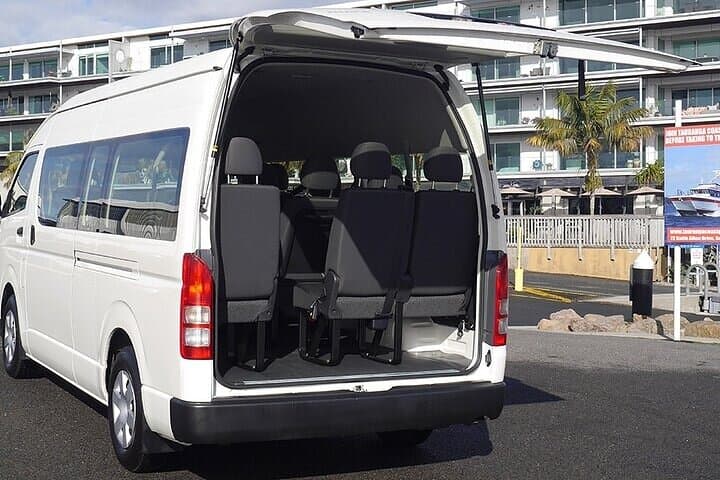Private Airport Van Transfer To or From Wellington Hotels