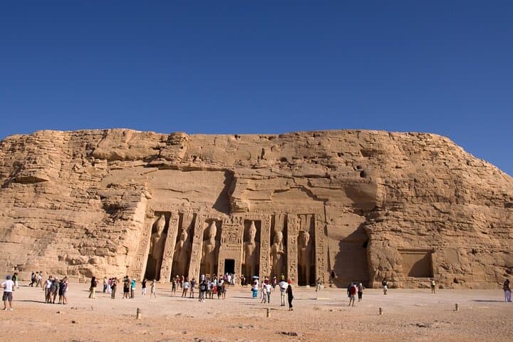 Private Transfer from Luxor to Abu Simbel