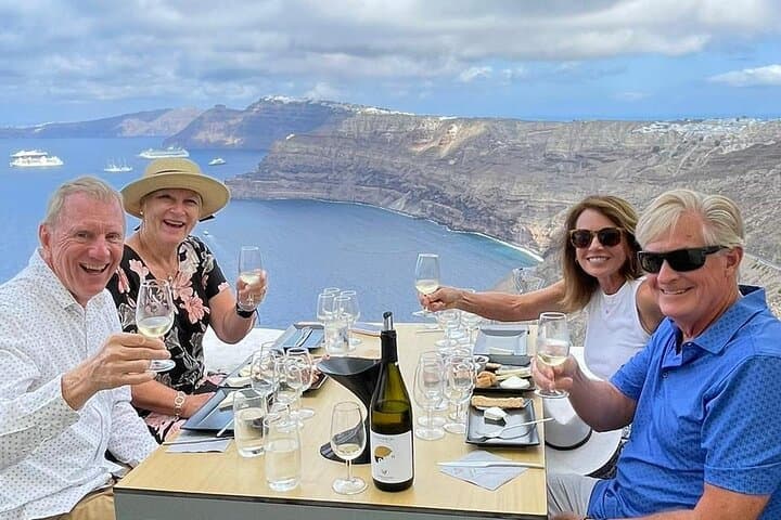 Santorini Private Wine Tasting Tour: Up to 4 Wineries & Lunch