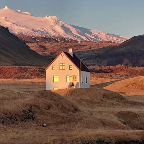 Private Snæfellsnes Peninsula Day Tour Guide in English, German, Dutch