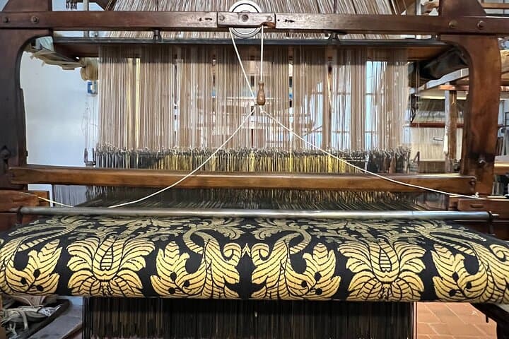 Handmade in Florence: Private Artisans & Shopping Experience