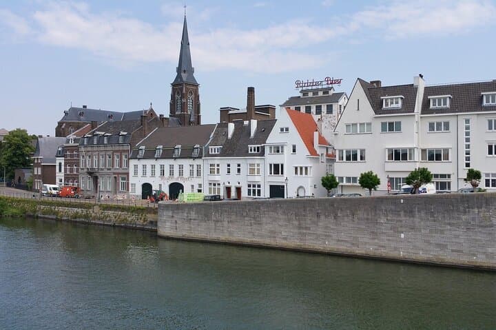 Maastricht Private Guided Walking Tour With a Local Guide