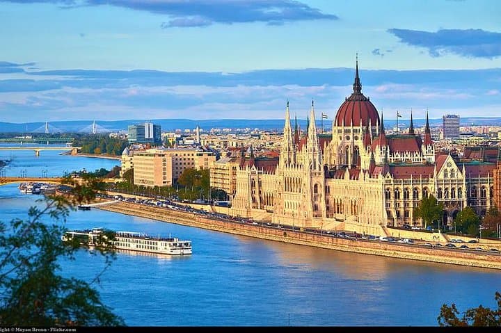 Exclusive private VIP multiday sightseeing tour of Europe