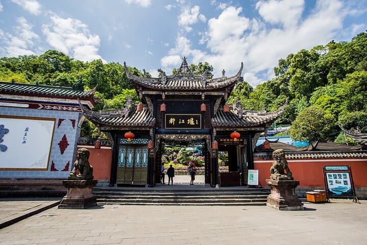 Dujiangyan and Qingcheng Mountain or Panda Park Private Tour