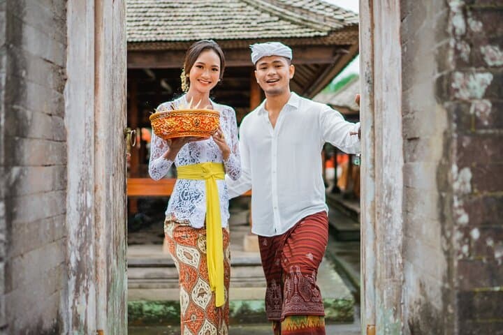 Balinese Costume at Penglipuran and Goa Giri Campuhan Waterfall