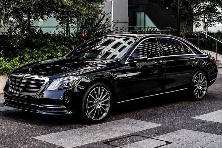 Round Trip London to Bicester Village Private Shopping Tour