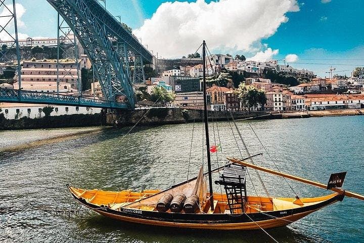 Private Day Trip to Porto with multiple stops on the way - leaving from Lisbon