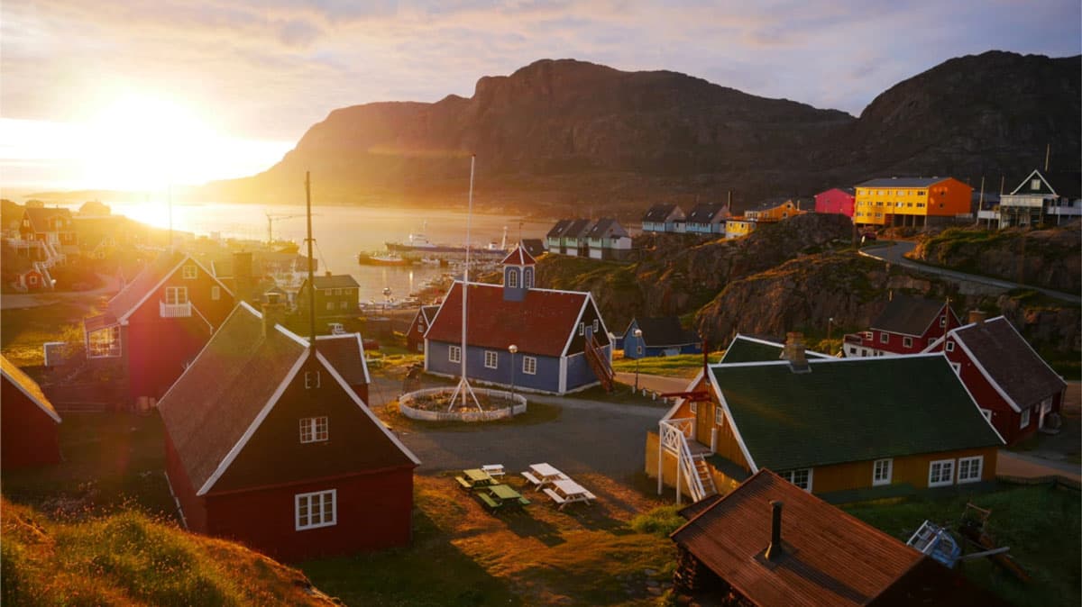 Sightseeing in bus & Aanaa's House