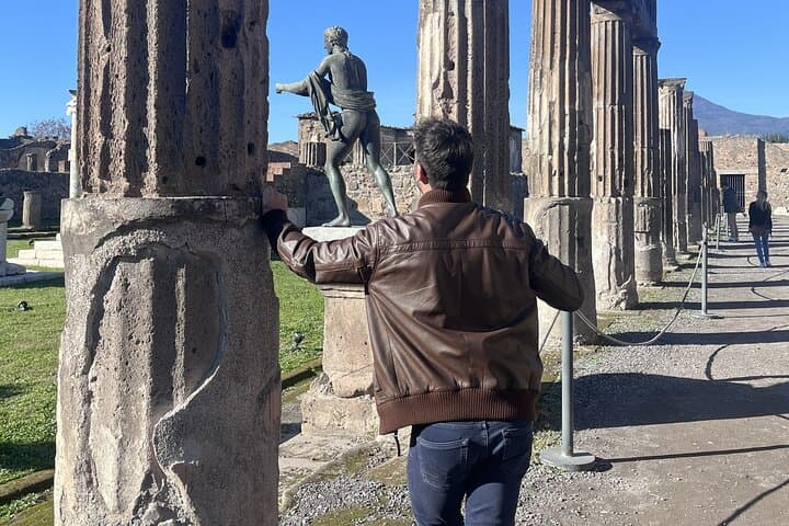 Day trip to Pompeii with a private transfer from Naples to Matera