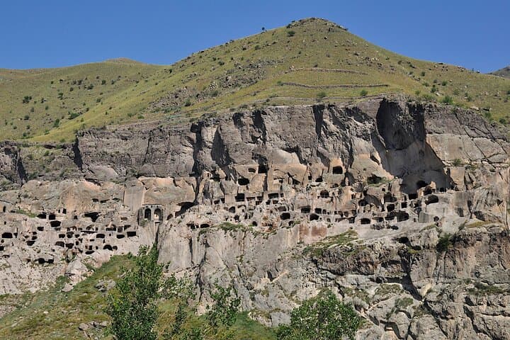 Borjomi Rabati and Vardzia Group Tour From Tbilisi