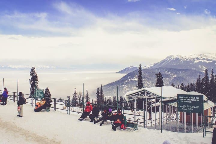 Majestic Sonamarg: A Day Trip to the Meadow of Gold from Srinagar