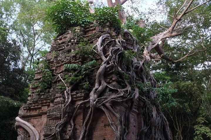 Private One Day Tour to Sambor Prei Kuk Group ( World Heritage Site ) 