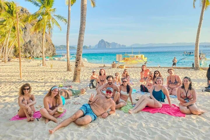 El Nido Highlights Tour w/ Island Lunch 