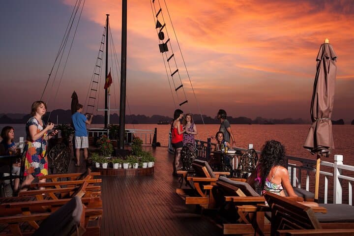 Standard Halong 2 days 1 night - overnight on cruise - Bai Tu Long routine