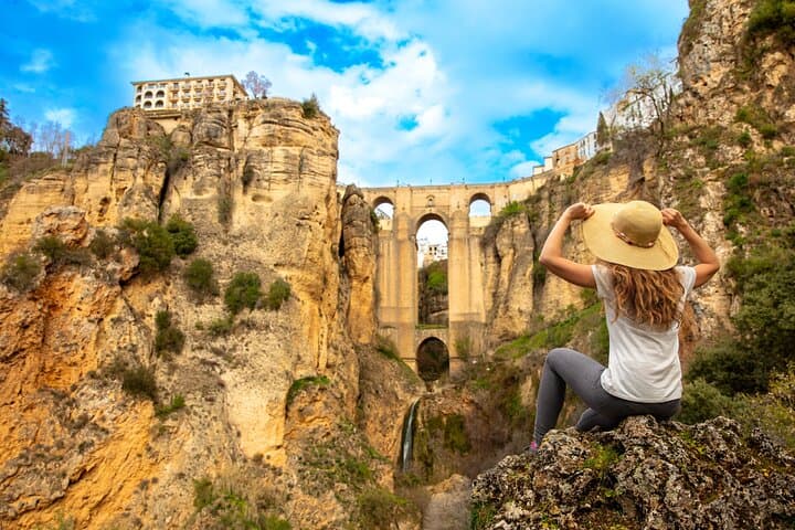 Private day trip from Malaga to Ronda and Marbella, Local driver